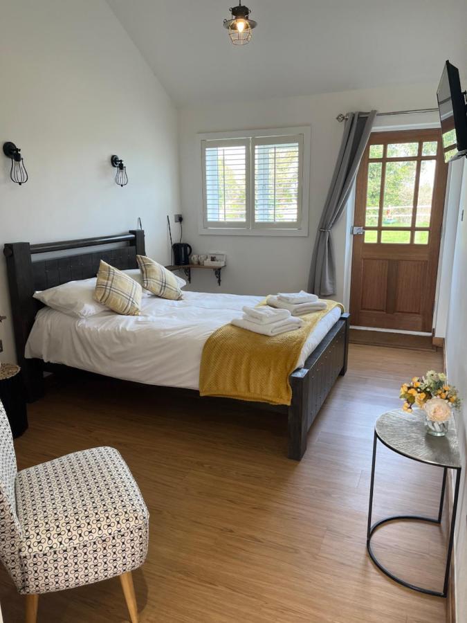 The Crown Lodges Deal Exterior photo