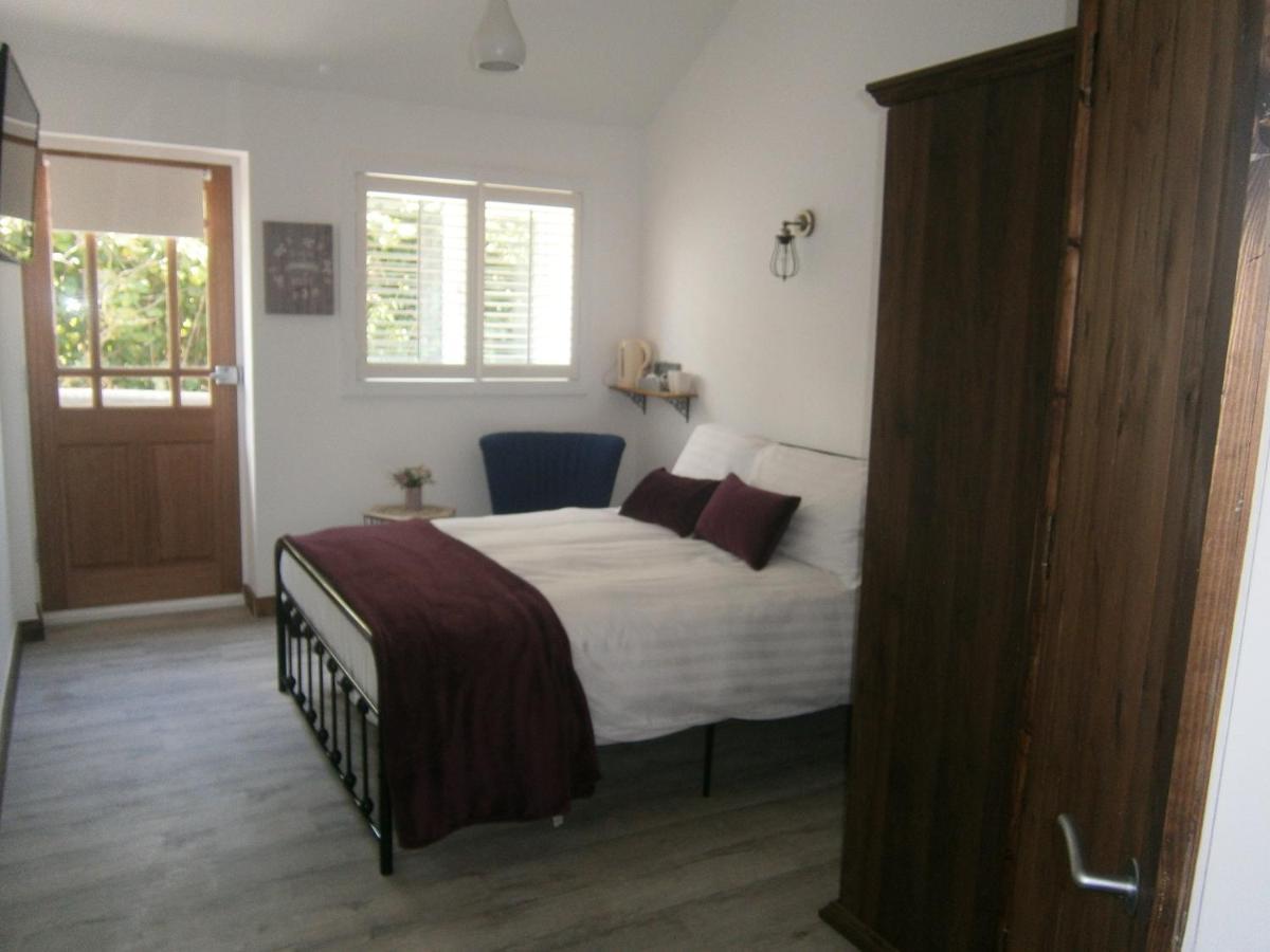 The Crown Lodges Deal Exterior photo